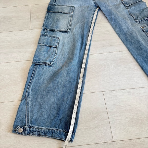 Denim Forum The 90's Millie Hi-Rise Cargo Medium Light Wash Aritzia - Size 26 - Picture 3 of 9